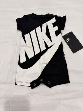 Nike Black & White Infant Romper with Bold Logo-NWT